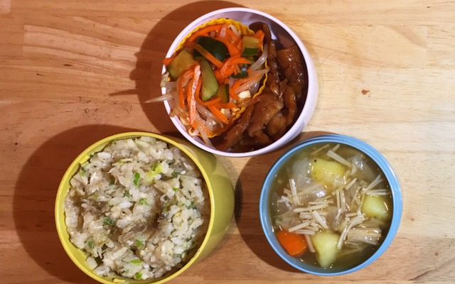 ネギエノキ炒飯、大豆ミートのショウガネギ焼き